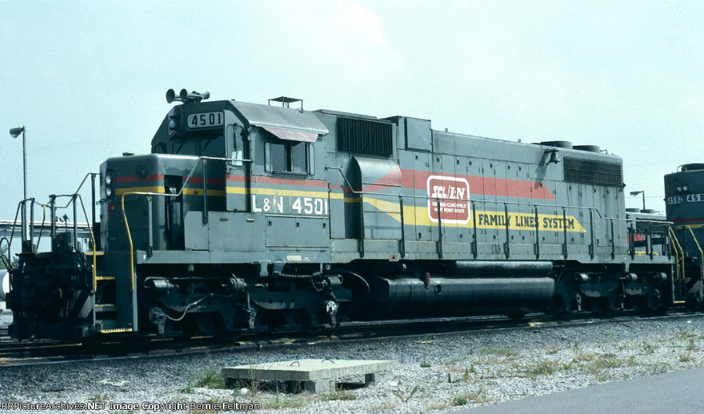 Louisville & Nashville SD38-2 #4501 in the Boyles Yard diesel shop area, 